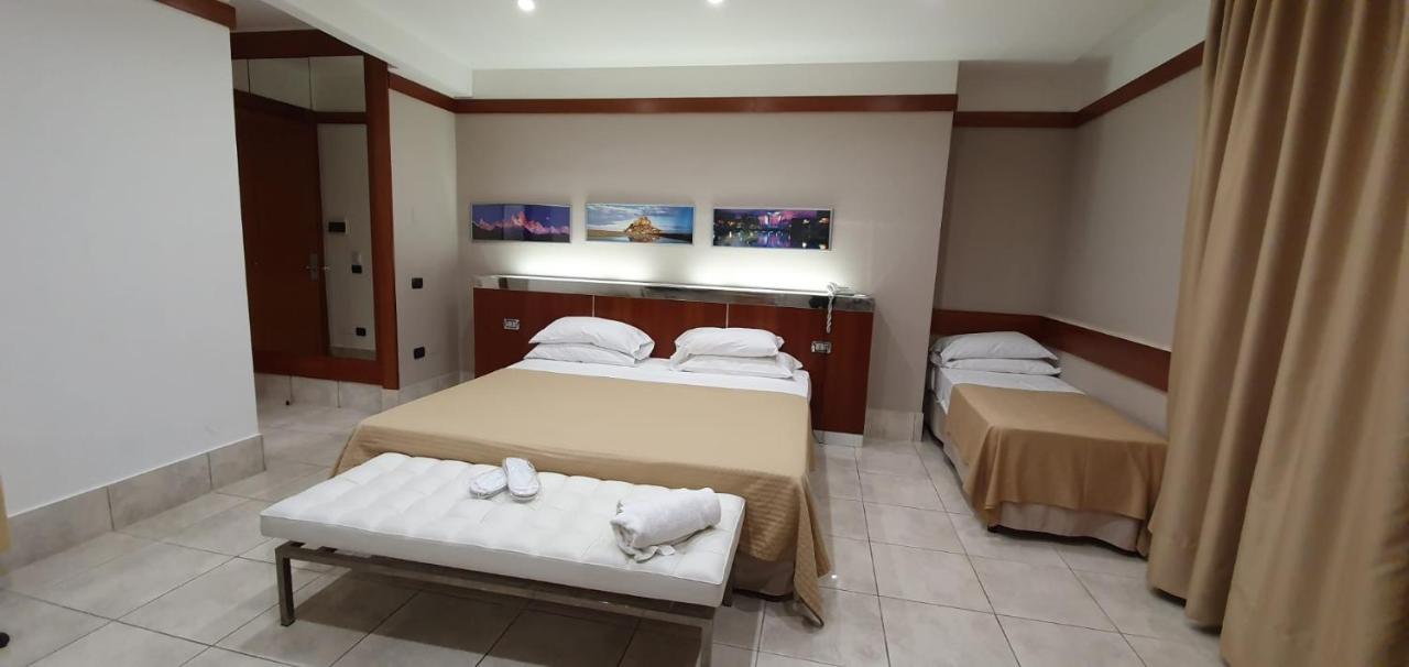 Hotel Artemide Aversa Extérieur photo