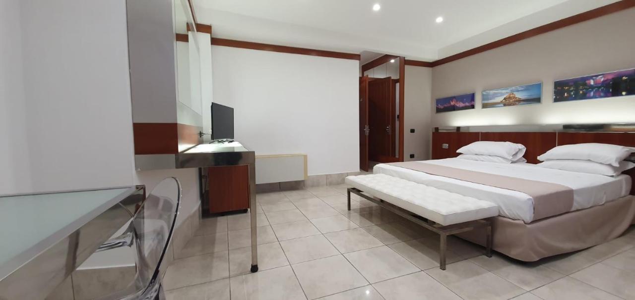 Hotel Artemide Aversa Extérieur photo